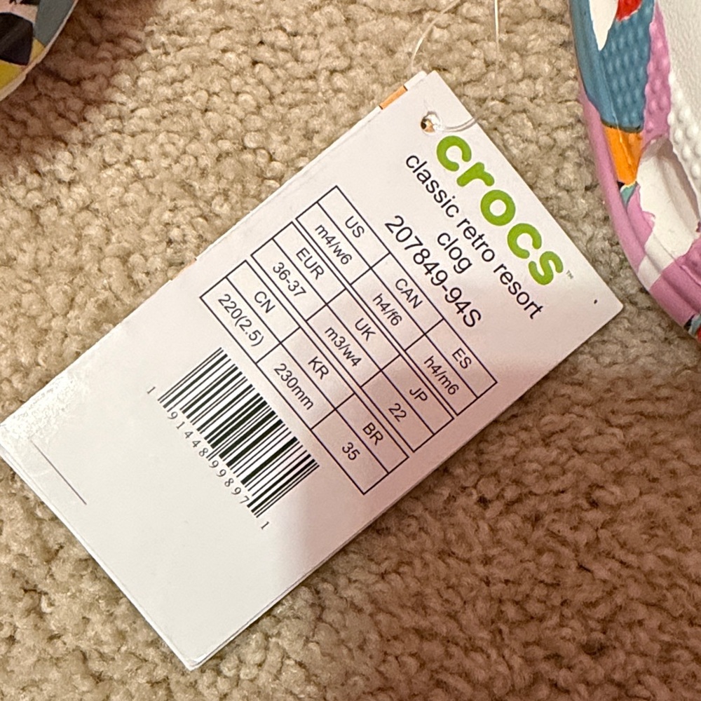 CROCS M4/6 Multicolor Graphic Clogs - Picture 2 of 7